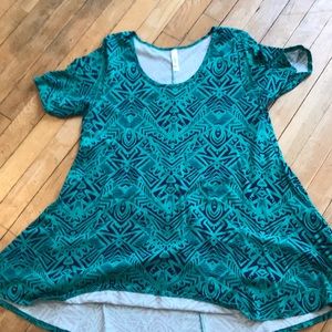 Perfect condition LuLaroe perfect t